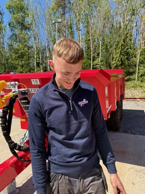 Redrock Navy 1/4 Zip - Image 2
